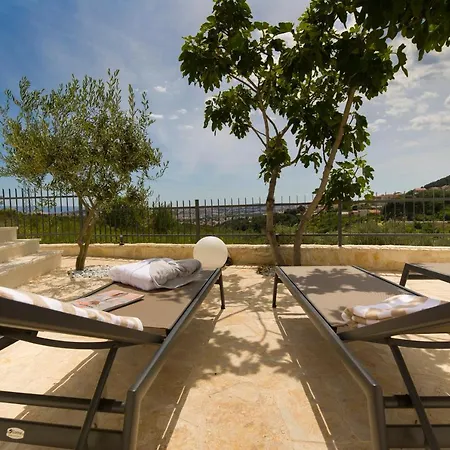 Clissa Paradisum Villa *
