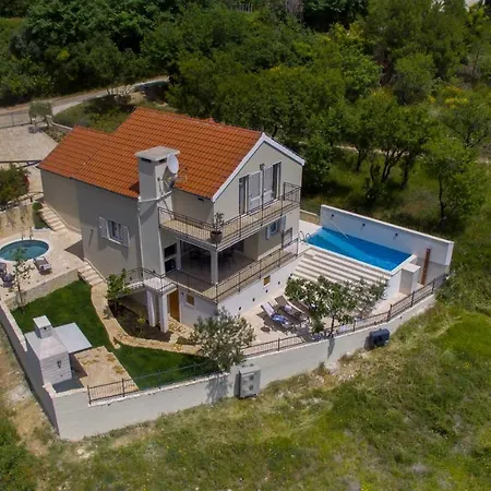 Clissa Paradisum Klis
